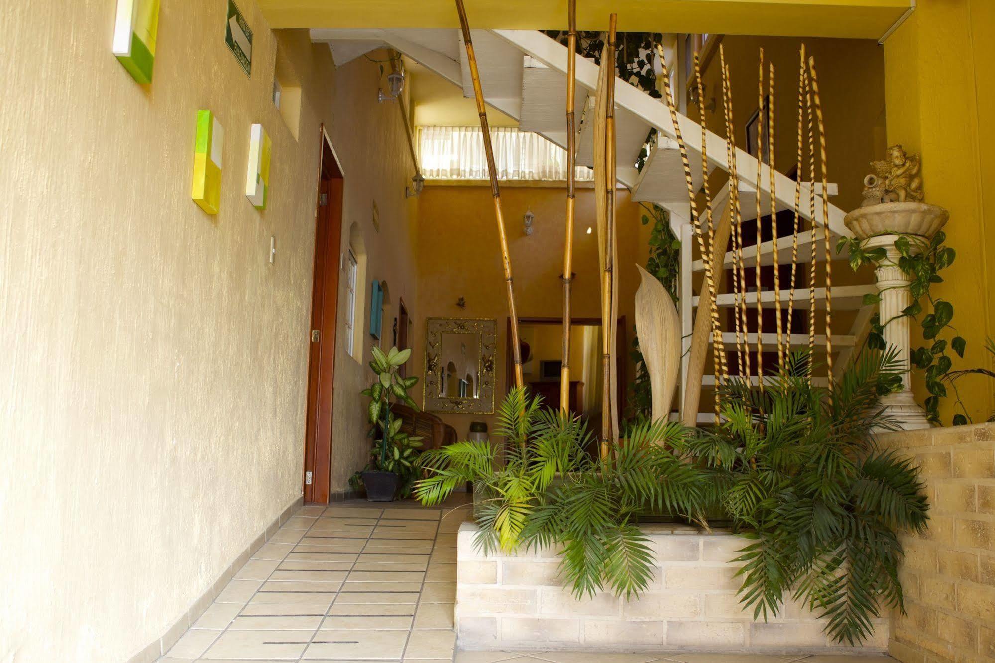 Residencia Los Angeles Acomodação com café da manhã Guadalajara Exterior foto
